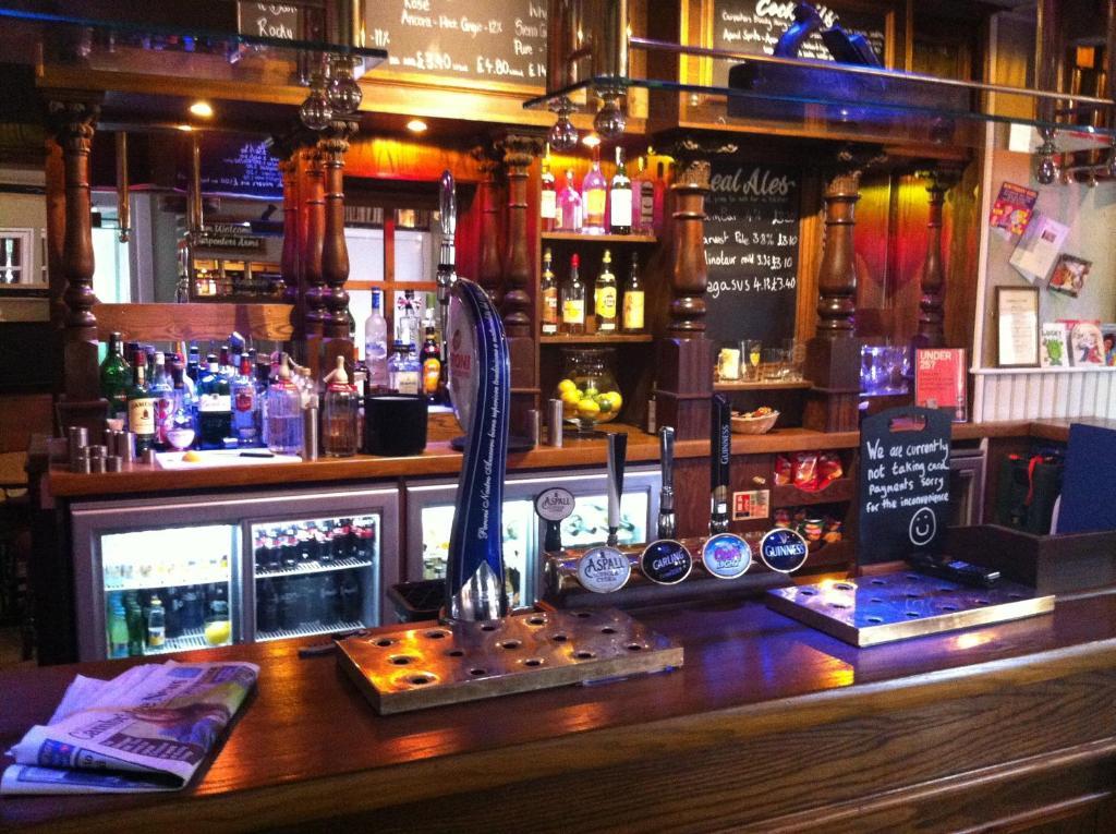 The Carpenter'S Arms CBG Exterior foto