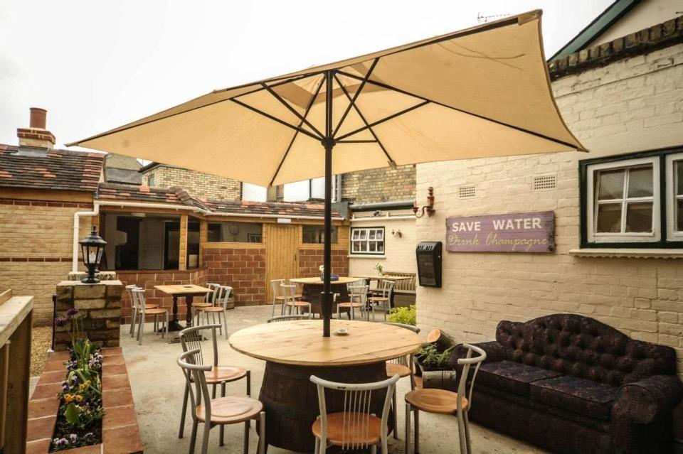 The Carpenter'S Arms CBG Exterior foto